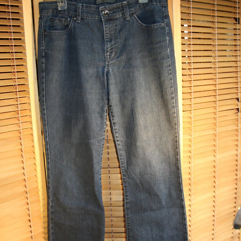 Nine West Jeans w/Ornate Stitchery on Pockets Size 10